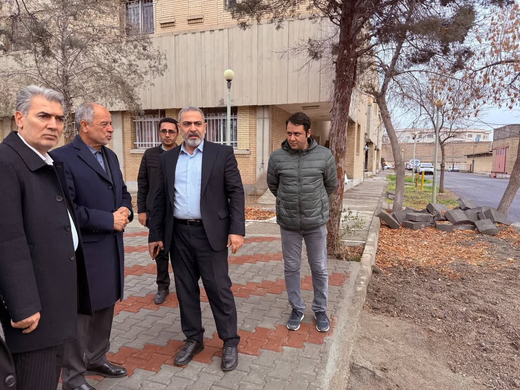 🔻بازدید فرماندار شهرستان سلماس به همراه نماینده مردم شریف سلماس در مجلس شورای اسلامی و رئیس شبکه بهداشت و درمان از روند اجرای پروژه محوطهسازی بیمارستان خاتمالانبیاء(ص) انجام شد.