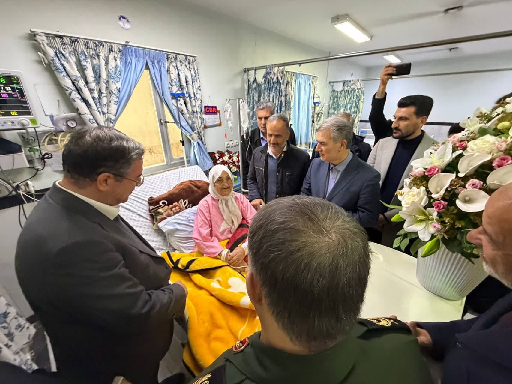 🇮🇷چهل و هفتمین فجر پیروزی🇮🇷  🔹استاندار آذربایجان‌غربی با حضور در بیمارستان خاتم‌الانبیا(ص) شهرستان سلماس از بخش‌های مختلف این مرکز درمانی بازدید کرد.