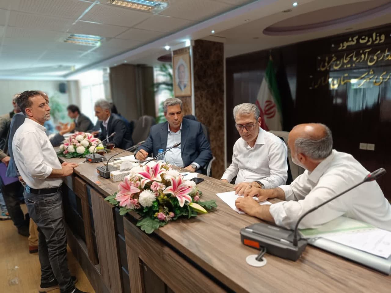 ملاقات مردمی فرماندار سلماس با حضور مدیران دستگاههای خدمات رسان برای رسیدگی به مطالبات شهروندان