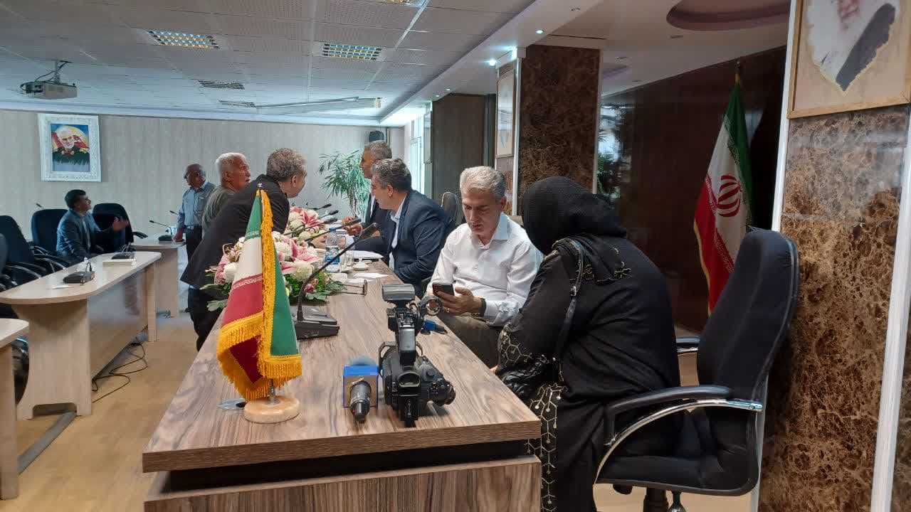 ملاقات مردمی فرماندار سلماس با حضور مدیران دستگاههای خدمات رسان برای رسیدگی به مطالبات شهروندان