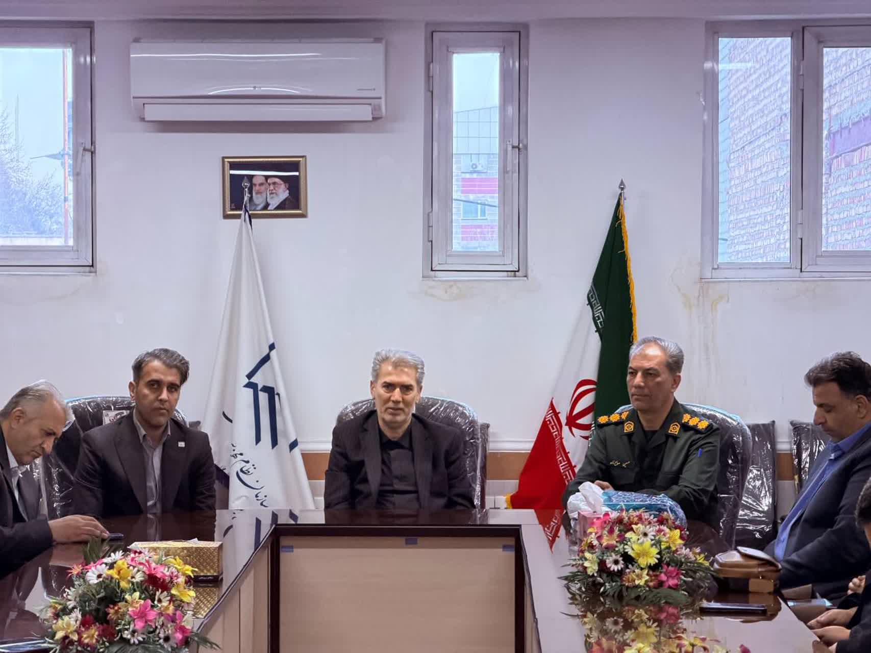 حضور فرماندار و اعضای شورای اداری شهرستان سلماس در سازمان نظام مهندسی به مناسبت 5 اسفند، سالروز بزرگداشت خواجه نصیر الدین طوسی و روز مهندس