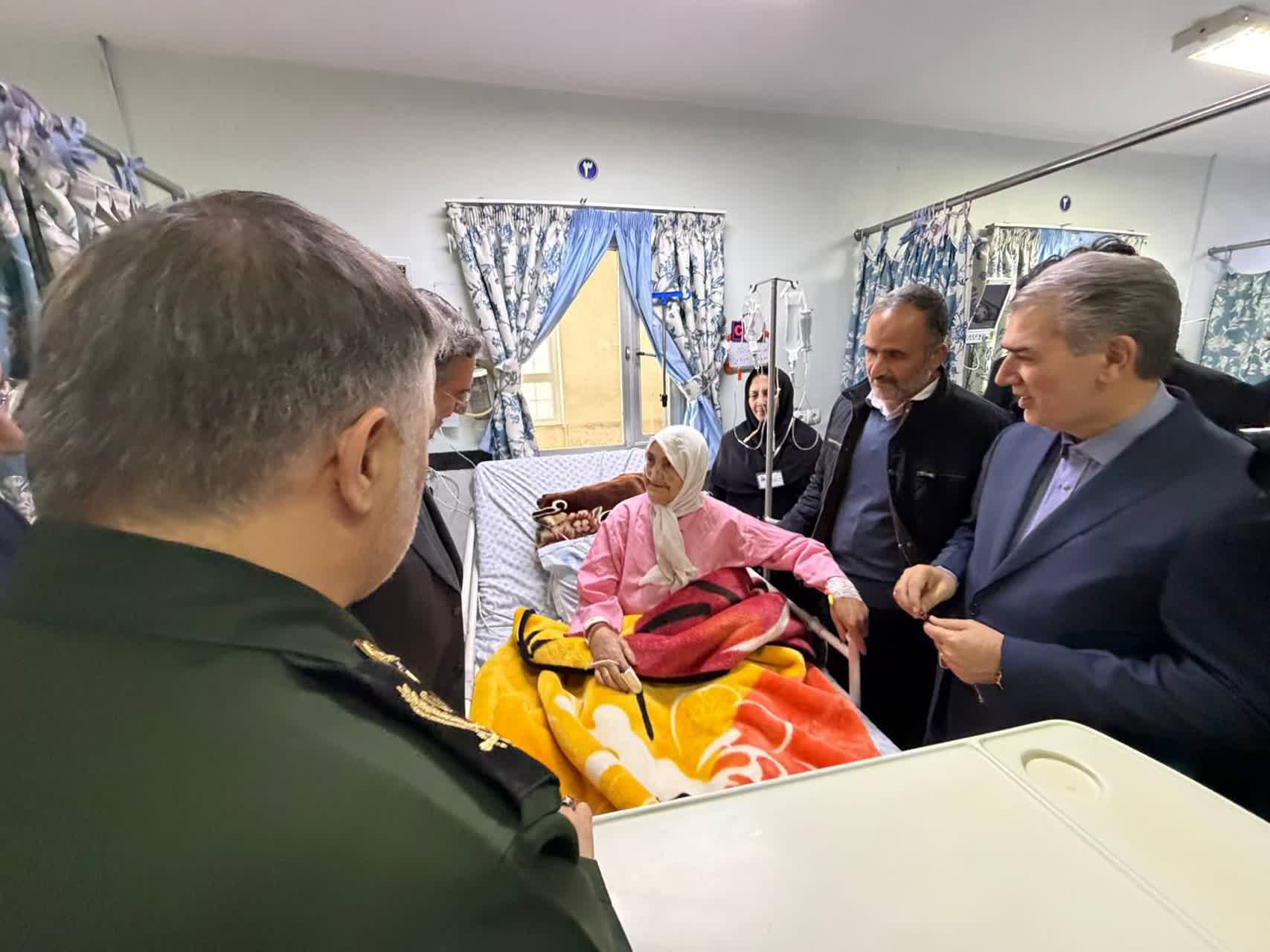 🇮🇷چهل و هفتمین فجر پیروزی🇮🇷  🔹استاندار آذربایجان‌غربی با حضور در بیمارستان خاتم‌الانبیا(ص) شهرستان سلماس از بخش‌های مختلف این مرکز درمانی بازدید کرد.