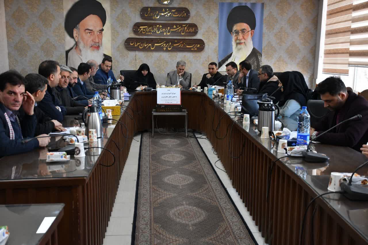 استقبال گرم نوآموز سلماسی از مشاور وزیر و رئیس شورای آموزش و پرورش شهرستان سلماس