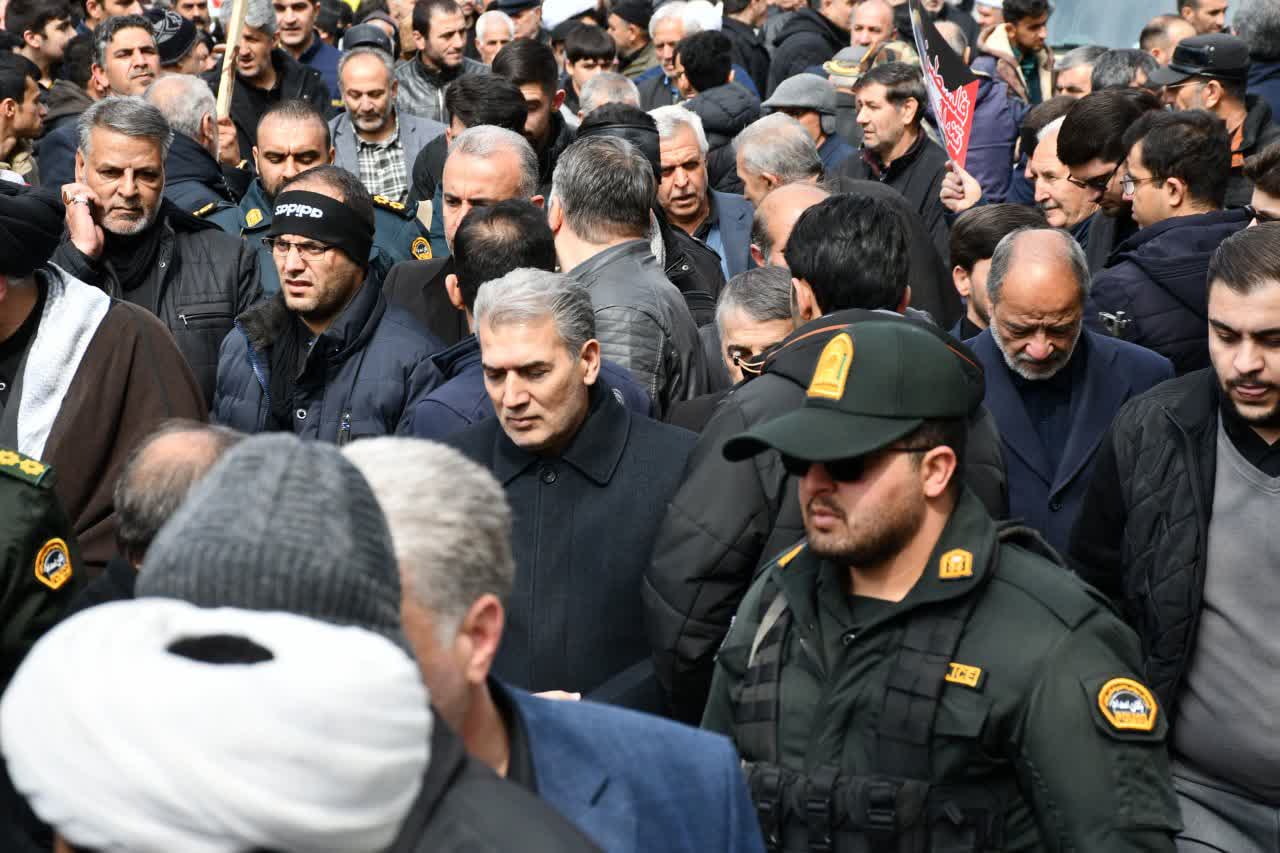 جلوه هایی زیبا از حضور پرشور مسؤلان، مردم ، جامعه بزرگ فرهنگی و دانش آموزی شهرستان سلماس در راهپیمایی روز قدس و بیعیت با سومین علمدار انقلاب   🗓 22 اسفند ماه 1404