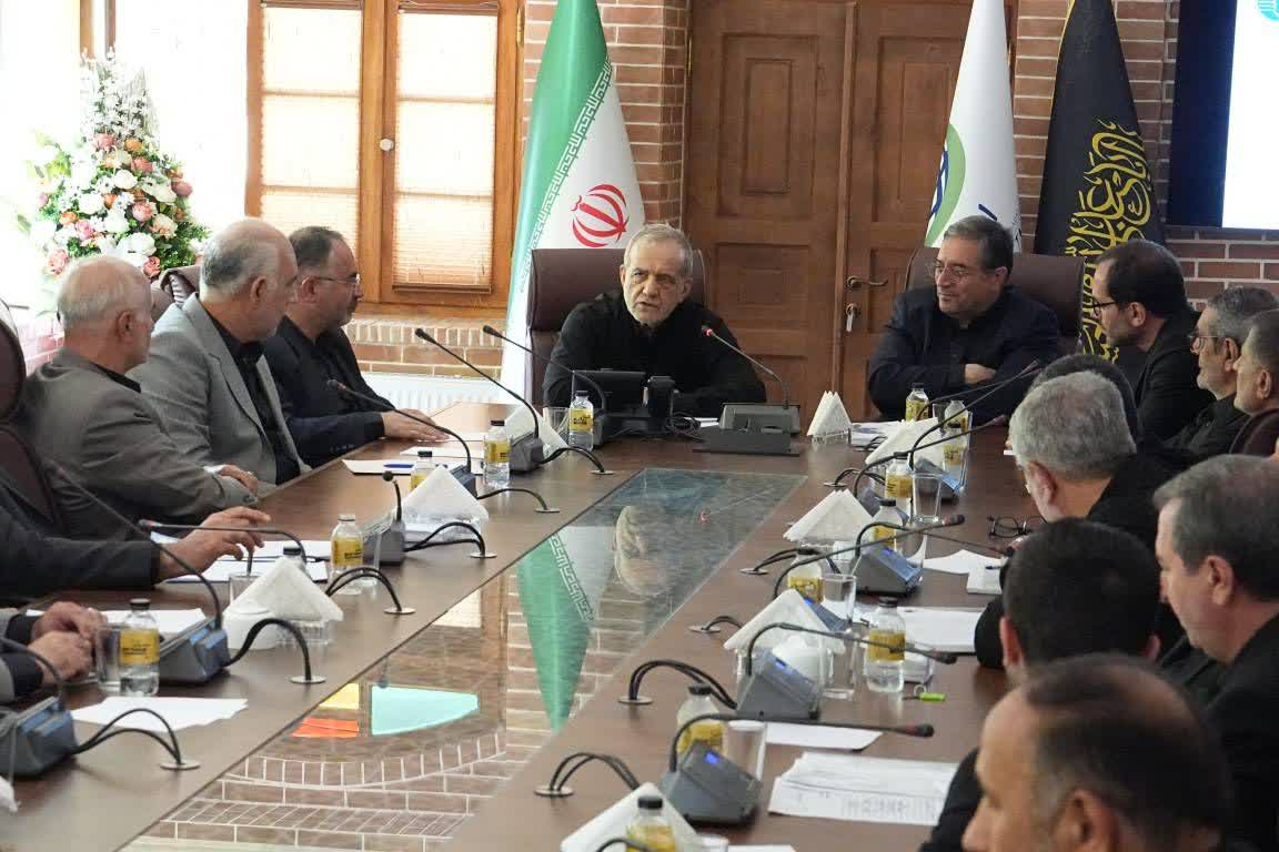 با حضور رئیسجمهور انجام شد؛ برگزاری جلسه بررسی روند پیشرفت احیای دریاچه ارومیه