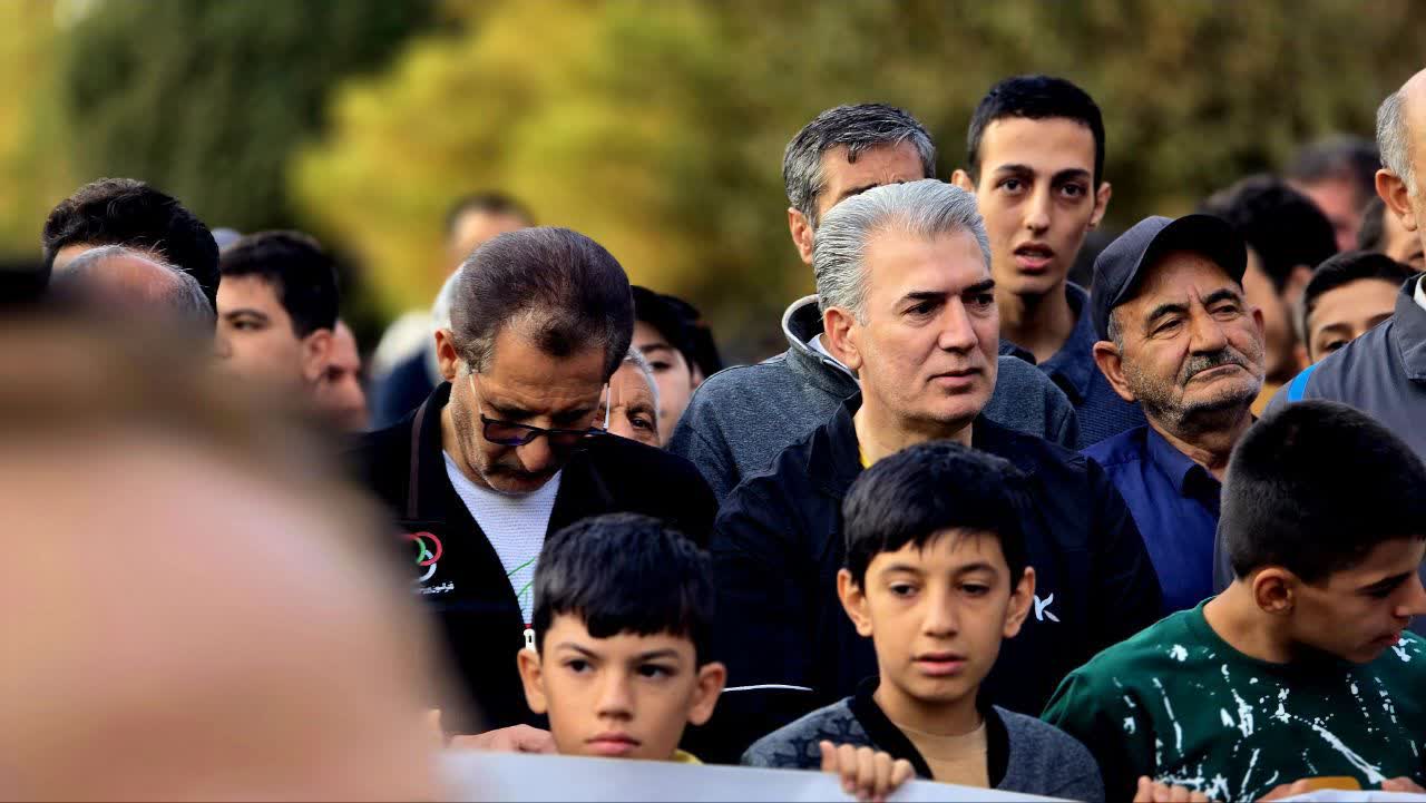 📷همایش بزرگ پیادهروی خانوادگی در سلماس برگزار شد
