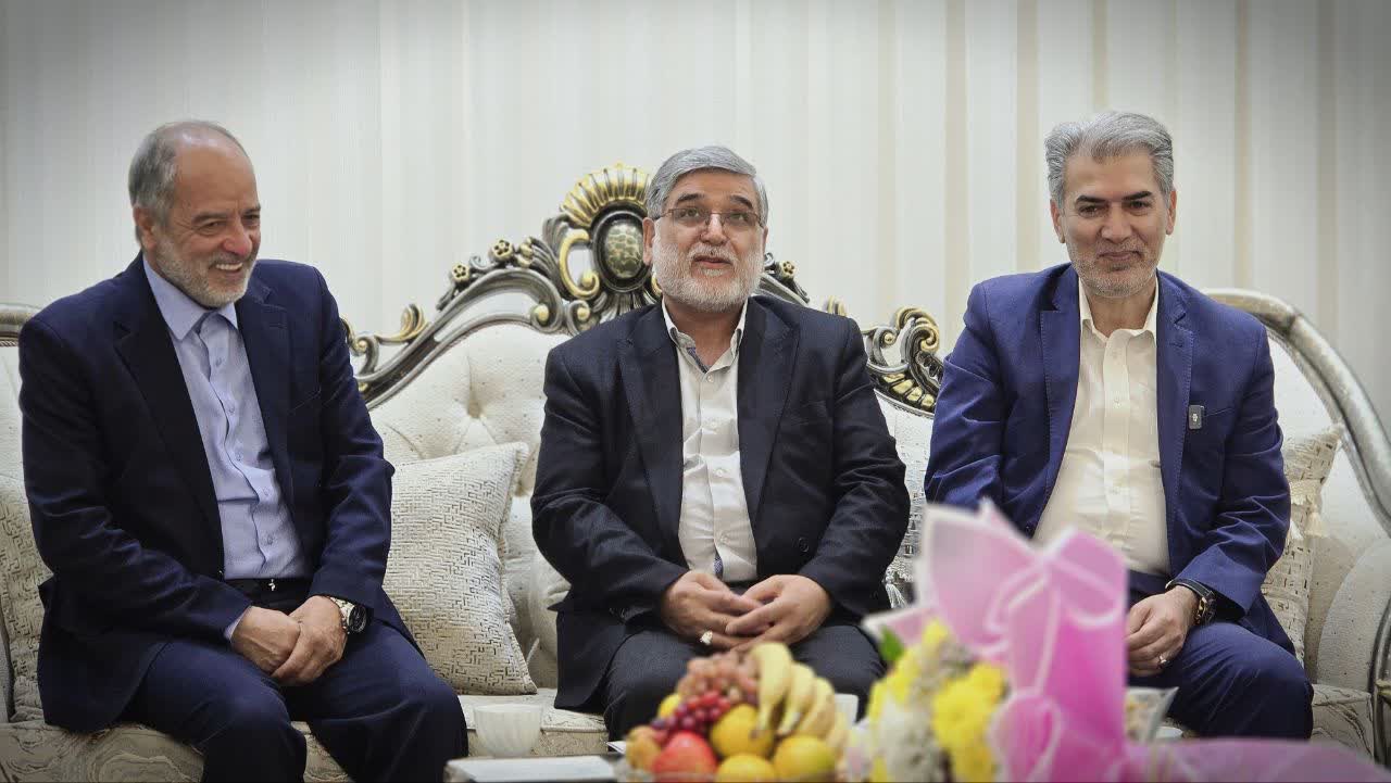 🌷دیدار و تجلیل فرماندار سلماس و مشاور وزیر فرهنگ از خانواده شهید جعفری