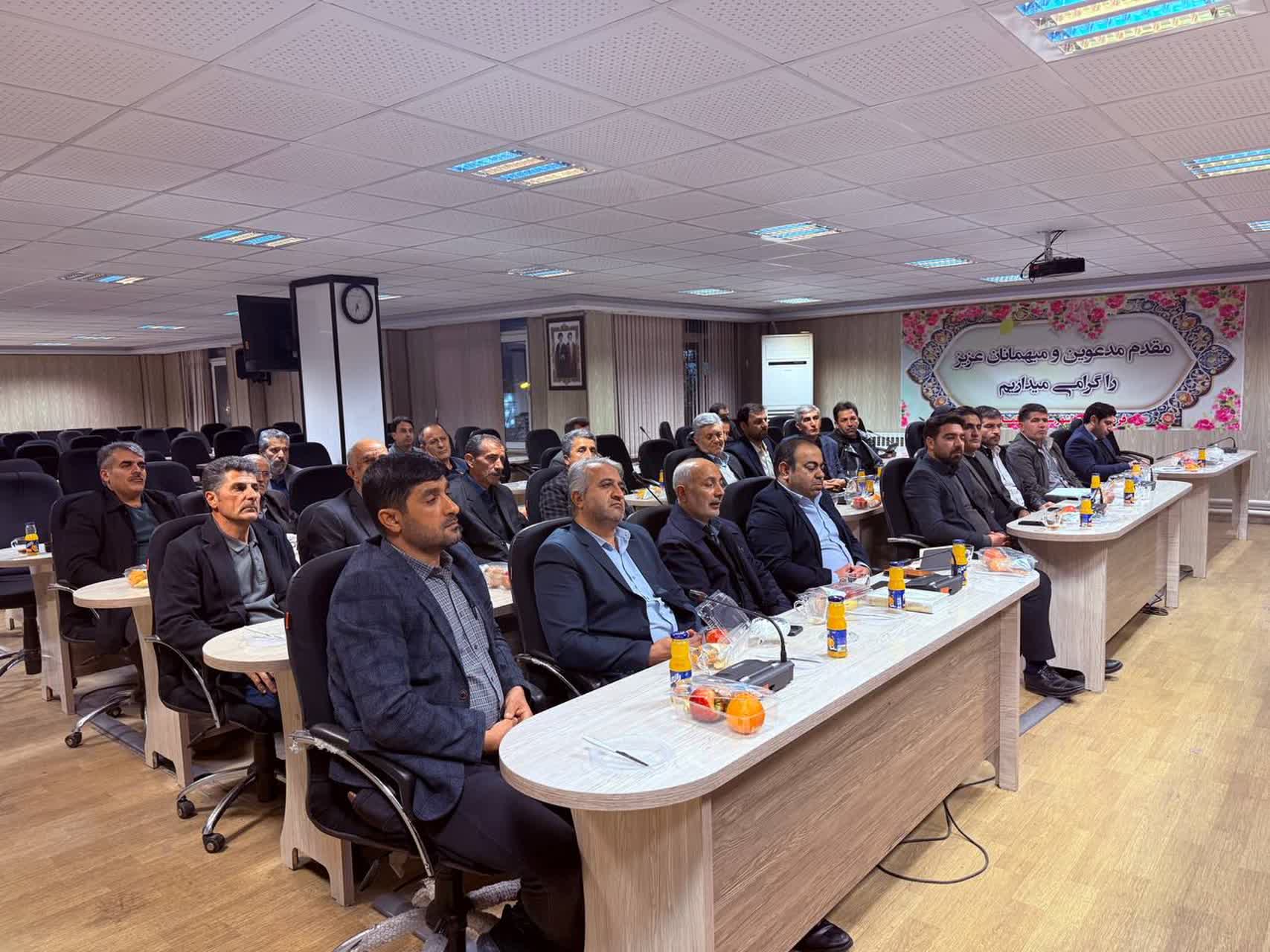 ⭕️ تأکید فرماندار سلماس بر برندسازی و حمایت از زنبورداران در جلسه شورای هماهنگی بخش کشاورزی