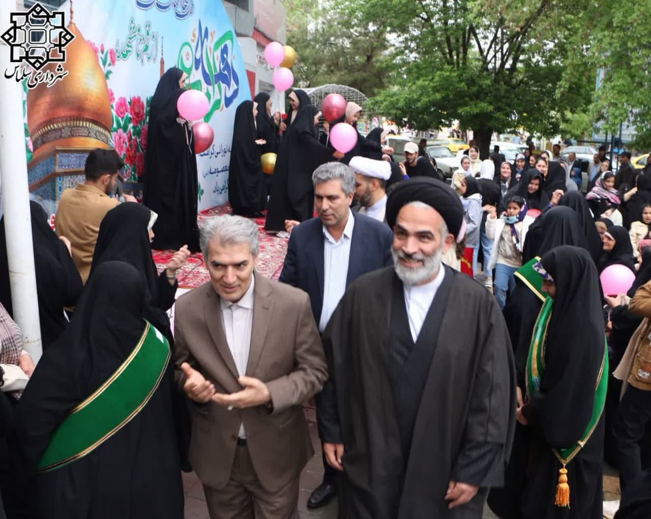 💚گنبد تو آسمان را آفتابی میکند