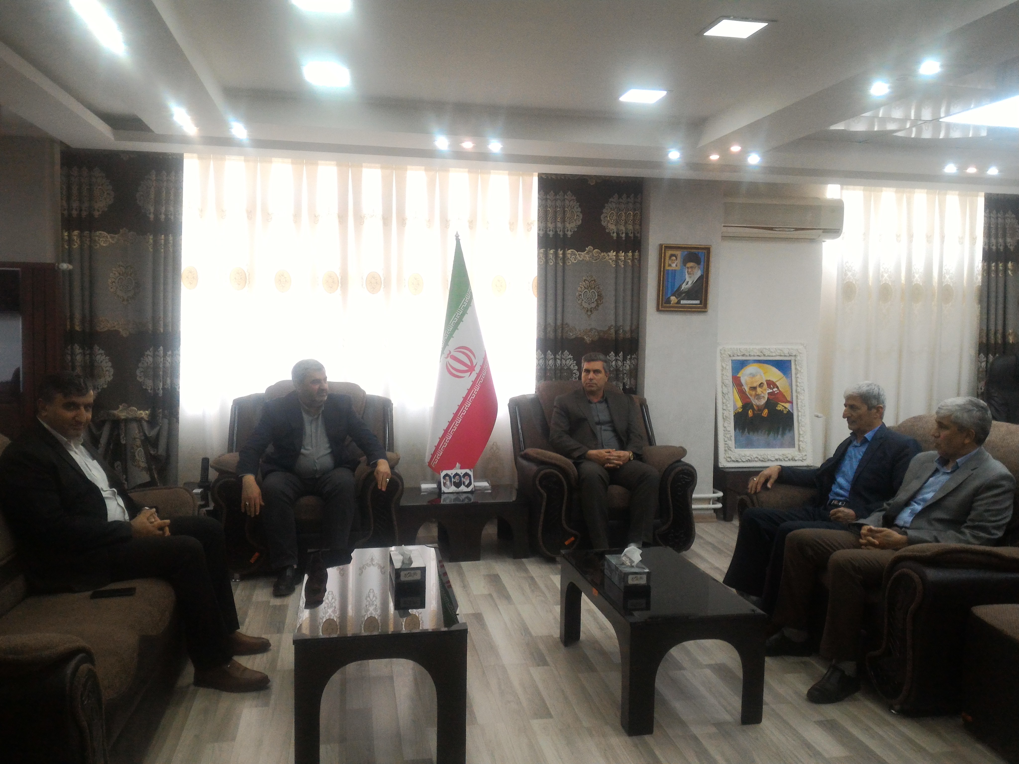 دیدار اعضای محترم شورای اسلامی شهرستان و شهردار محترم شهر سلماس با فرماندار