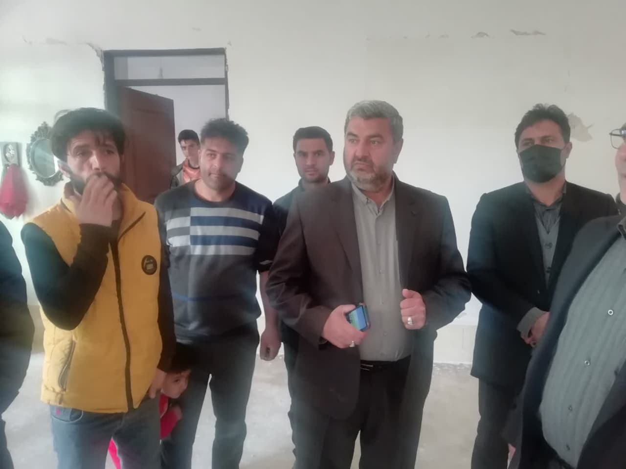 بازدید فرماندار از مناطق زلزله زده شهرستان سلماس