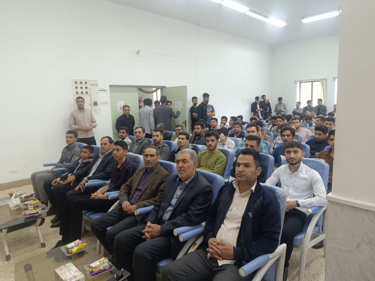 حضور دکتر علایی فرماندار سلماس به مناسبت دهه کرامت و گرامیداشت روز معلم در دانشگاه فرهنگیان