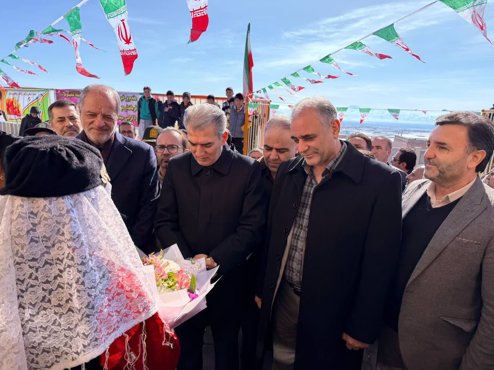 🇮🇷چهل و هفتمین فجر پیروزی🇮🇷  🔹آیین افتتاح مدرسه سه‌کلاسه روستای اوربان با حضور معاون امنیتی استاندار آذربایجان‌غربی، فرماندار شهرستان سلماس، نماینده مردم شریف سلماس در مجلس شورای اسلامی و جمعی از