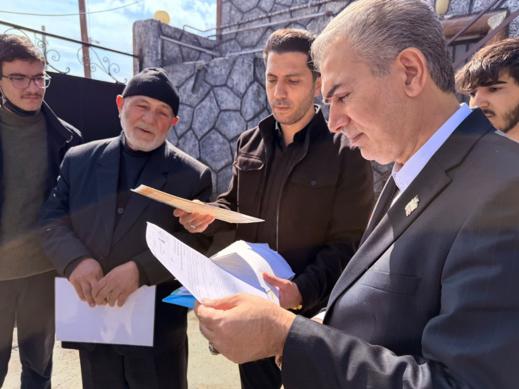 یکشنبه‌های تولید و مانع‌زدایی در سلماس این‌بار با تمرکز بر حمایت عملی از یک واحد تولیدی همراه شد؛ جایی که بازدید میدانی مسئولان، گره‌ای چندساله را باز کرد.