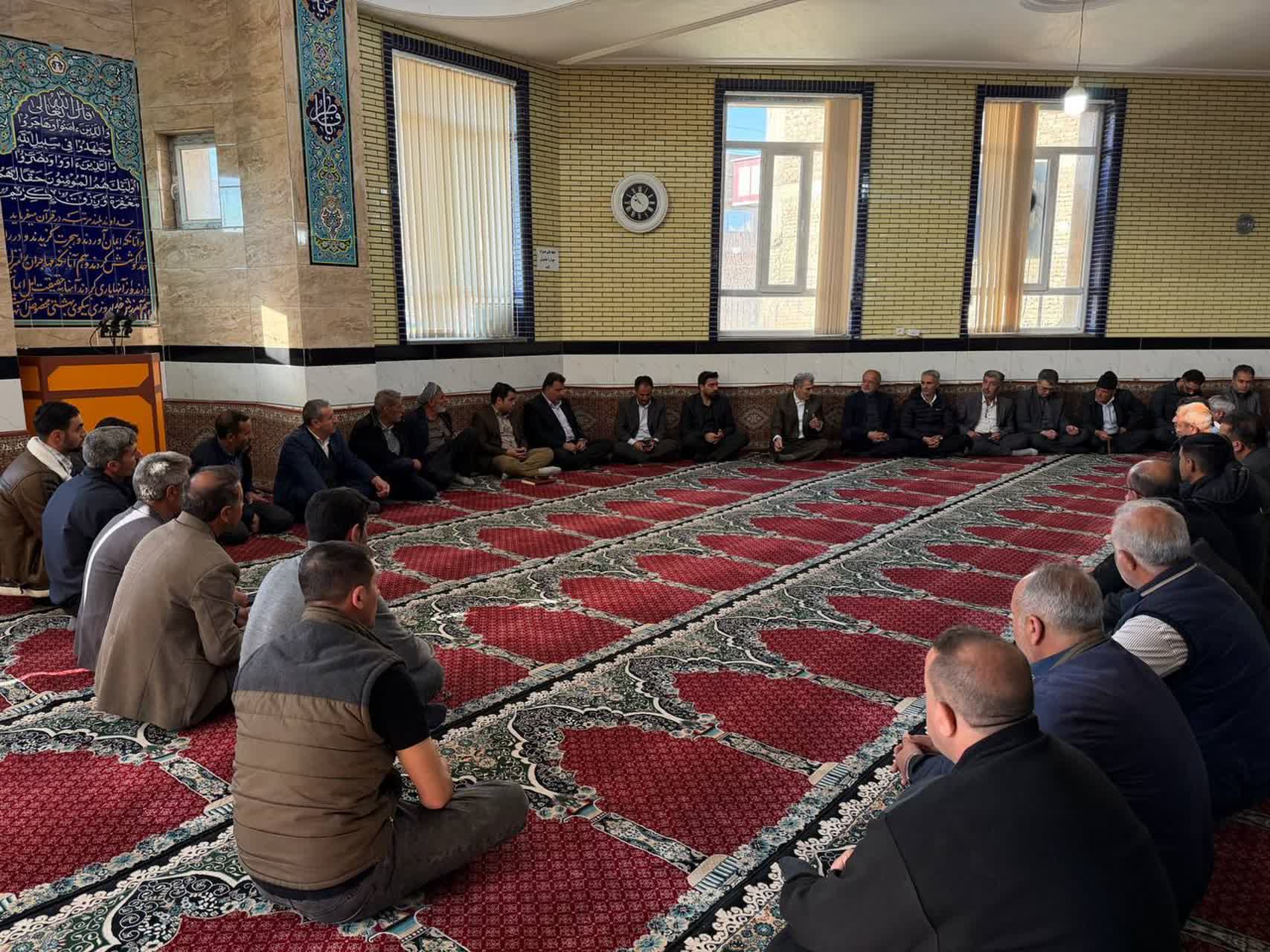 بازدید فرماندار و نماینده مردم شریف سلماس در مجلس شورای اسلامی از روستای وردان در قالب کاروان خدمت