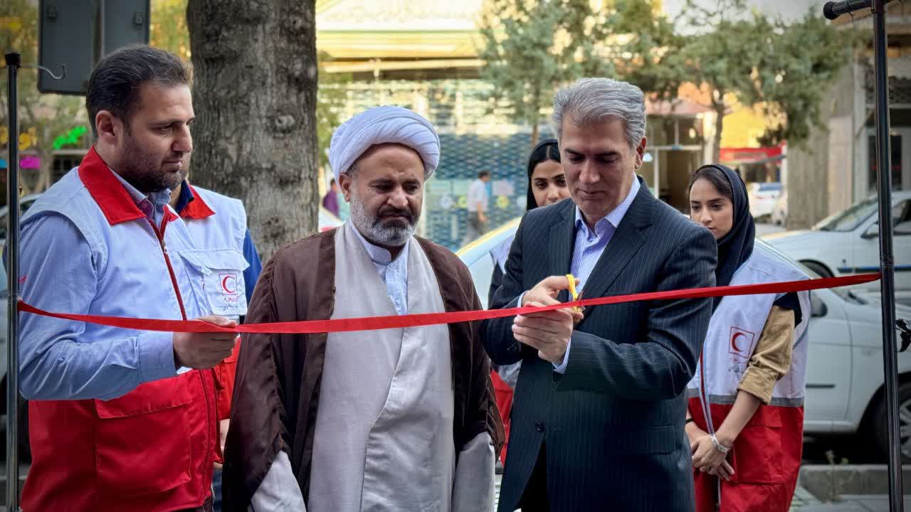 افتتاح این نمایشگاه با حضور علی علائی فرماندار محترم شهرستان سلماس برگزار شد.