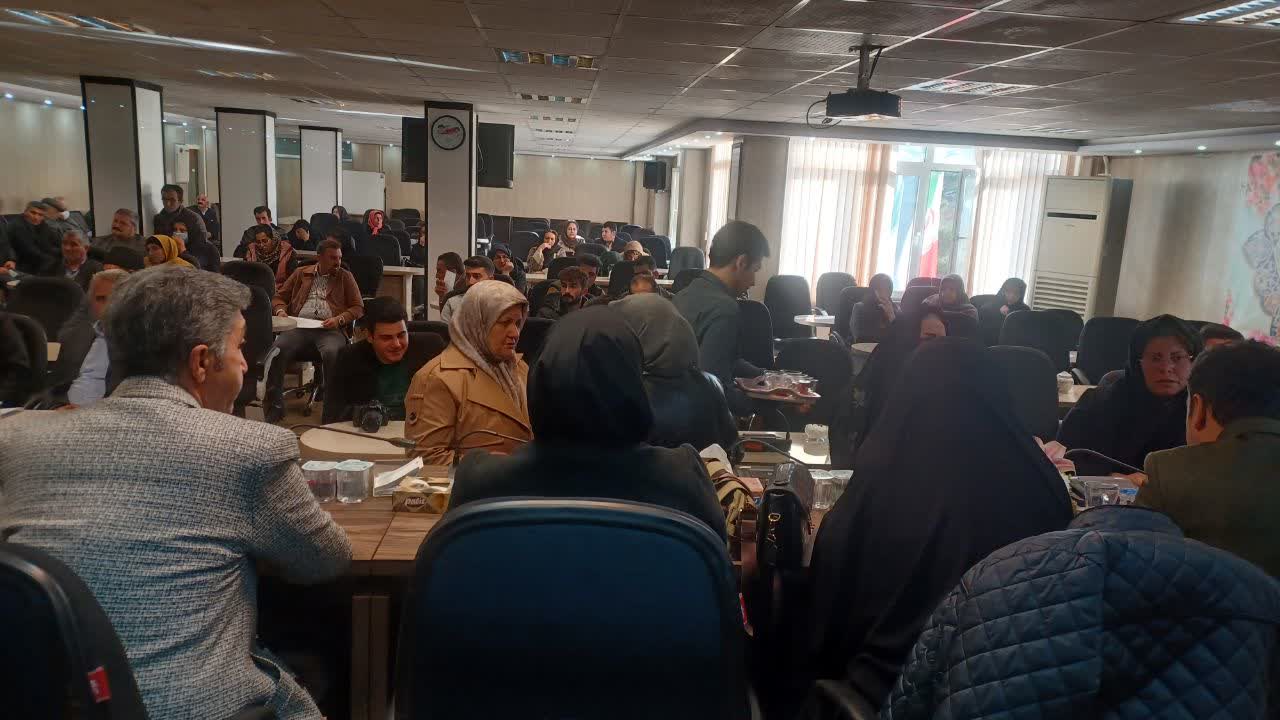 دیدار چهره‌به‌چهره و پنج‌ساعته فرماندار سلماس با بیش از 200 نفر از شهروندان