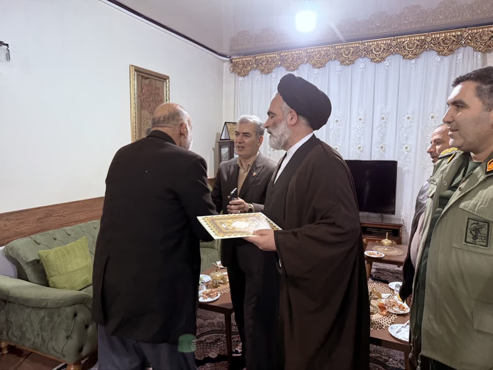 🔰تجلیل فرماندار و مسئولان سلماس از مقام شامخ جانبازان