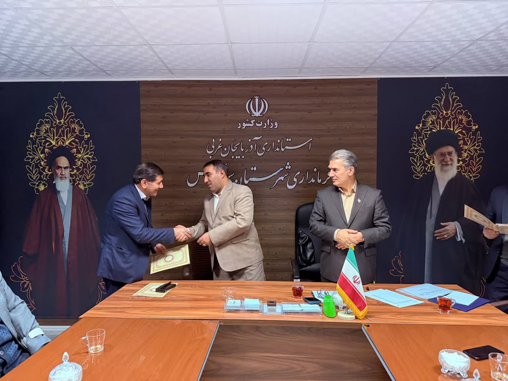 جلسه هیئت اجرایی انتخابات شوراهای اسلامی شهر و روستا به ریاست علائی، فرماندار و رئیس حوزه انتخابیه شهرستان سلماس برگزار شد.