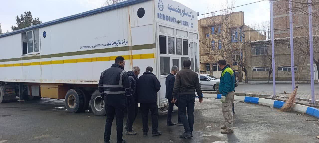 🇮🇷چهل و هفتمین فجر پیروزی🇮🇷  🔹به مناسبت فرارسیدن دهه مبارک فجر و میلاد باسعادت حضرت ولی‌عصر (عج) با دستور فرماندار شهرستان سلماس یک واحد نانوایی سیار در پارک چمران به منظور پخت و توزیع نان به صور