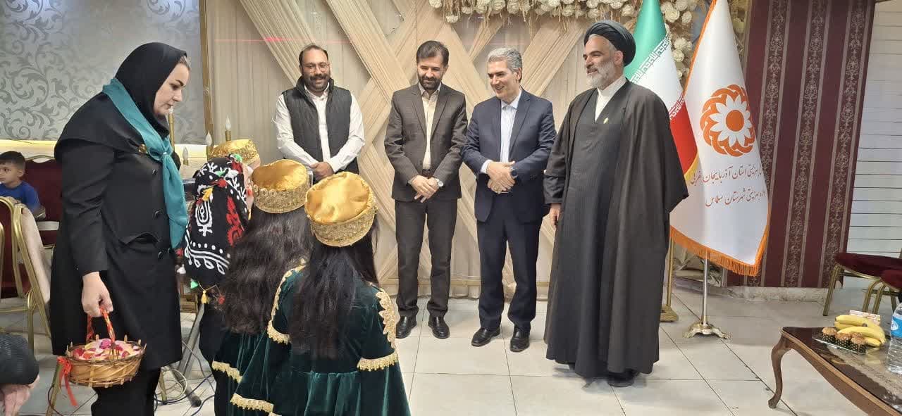 🌸 گرامیداشت هفته ملی جمعیت با تجلیل از خانوادههای چندقلو در سلماس
