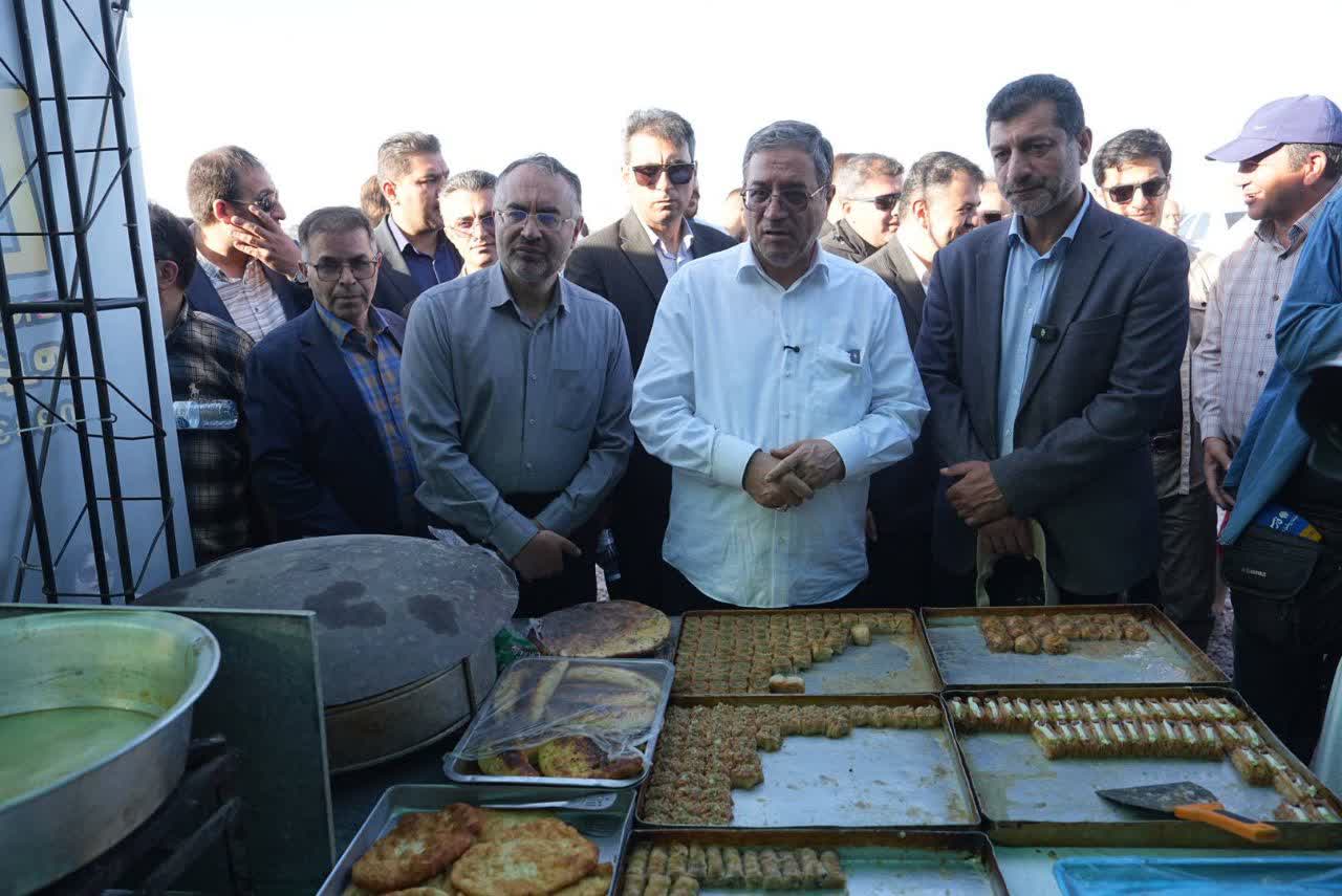 با حضور استاندار آذربایجانغربی انجام شد؛ برگزاری جشنواره حال خوب دریاچه ارومیه