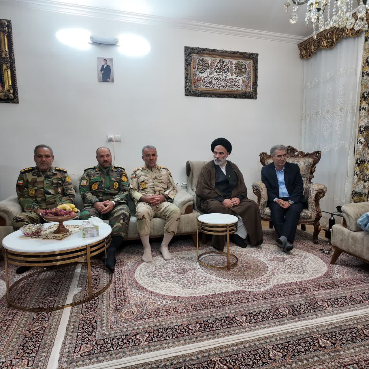 دیدار هفتگی مسئولان ارشد سلماس با خانوادههای معظم شهدا