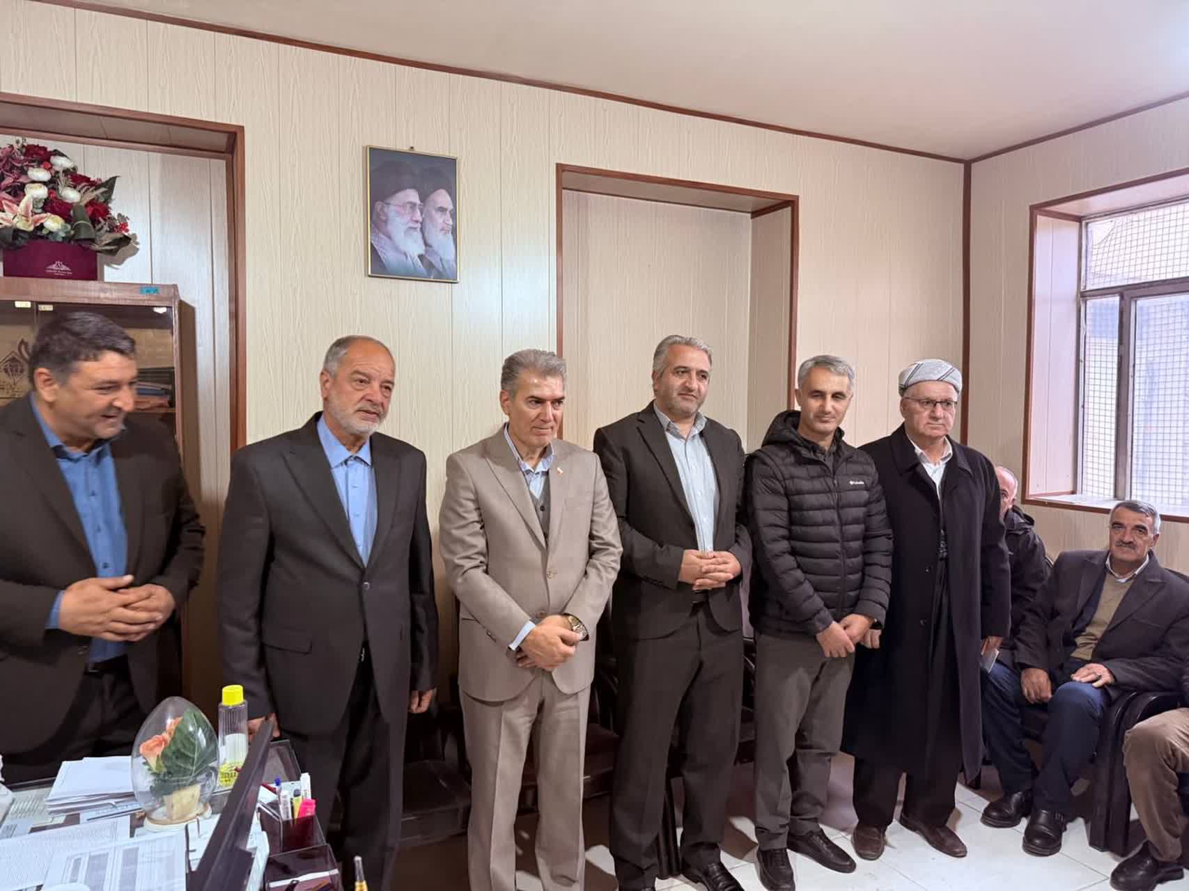 آیین تحویل و توزیع 30 دستگاه پنل خورشیدی امروز با حضور فرماندار شهرستان سلماس، نماینده مردم سلماس در مجلس شورای اسلامی و جمعی از مسئولان محلی برگزار شد