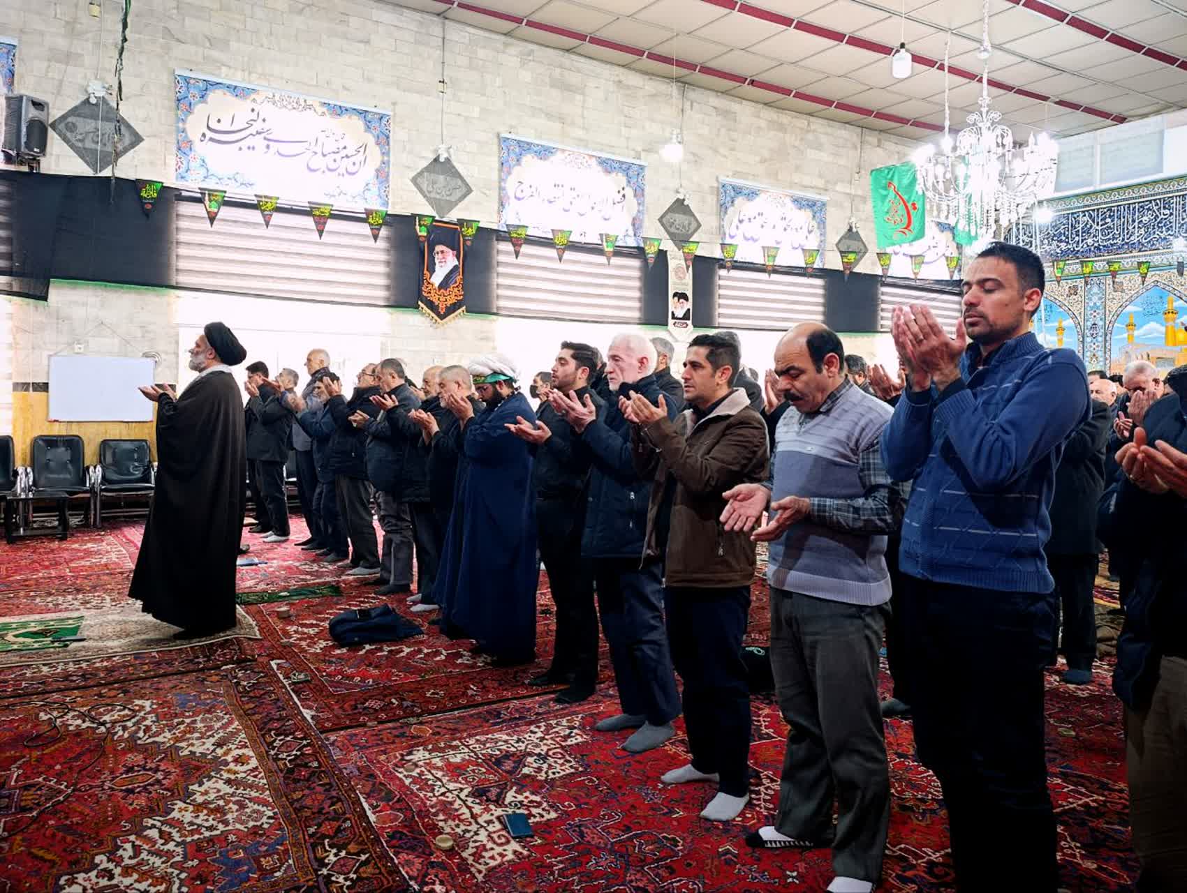 🏴 حضور فرماندار شهرستان سلماس در مراسم سخنرانی و عزاداری خیابانی شهادت حضرت امیرالمؤمنین امام علی علیه‌السلام در روز شهادت مولای متقیان برگزار شد.  🔰سخنران: حجت‌الاسلام والمسلمین