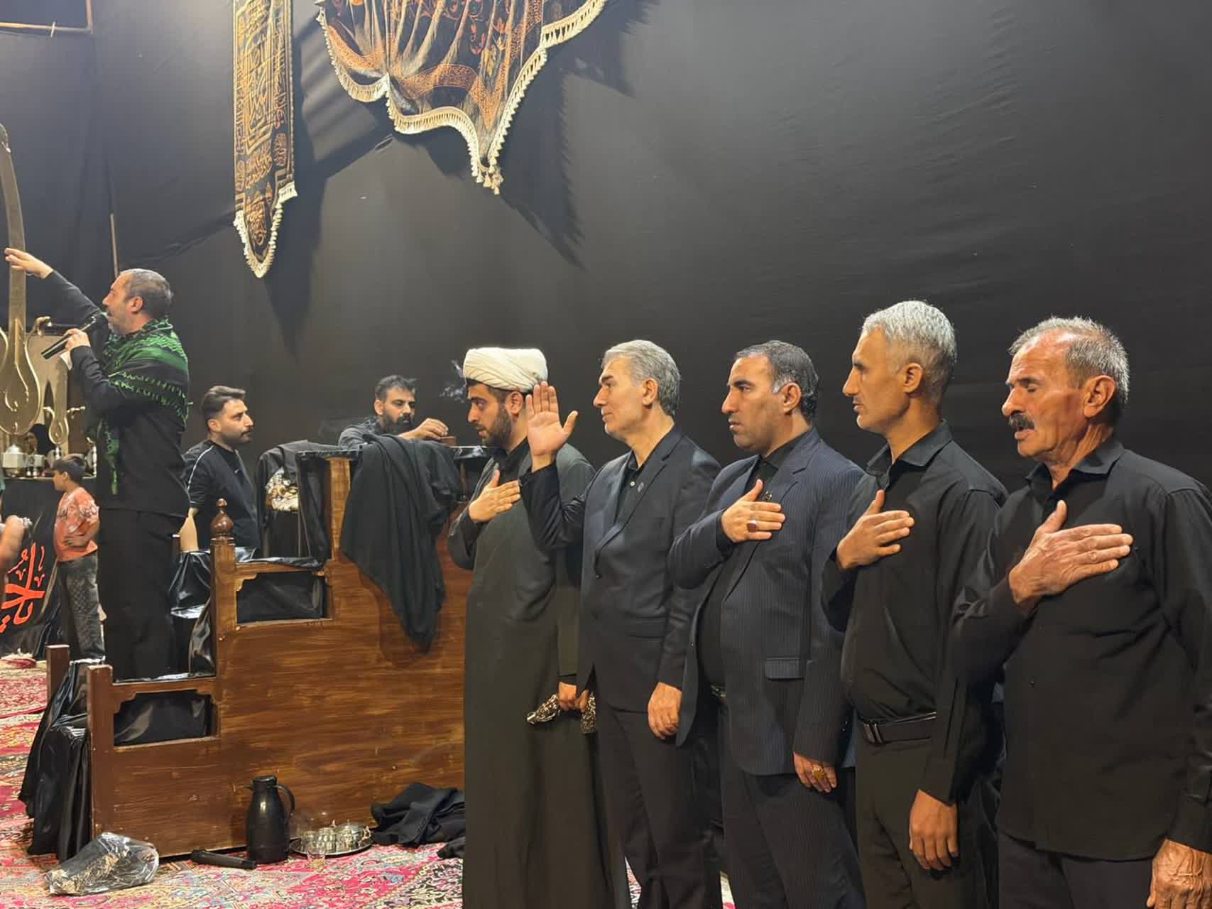 حضور فرماندار شهرستان سلماس بهمراه دادستان عمومی و انقلاب در مراسم عزاداری مساجد و هیئات حسینی