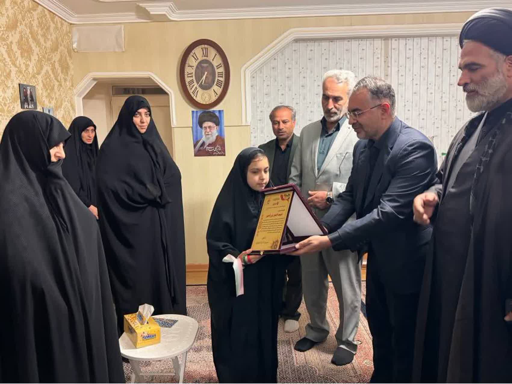 ادای احترام به مقام شامخ شهدا در سلماس؛ فرماندار و معاون استاندار با خانواده‌های معظم ایثارگران دیدار کردند ‌