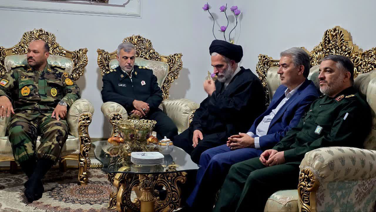 🌷تداوم دیدار هفتگی مسئولان سلماس با خانوادههای معظم شهدا