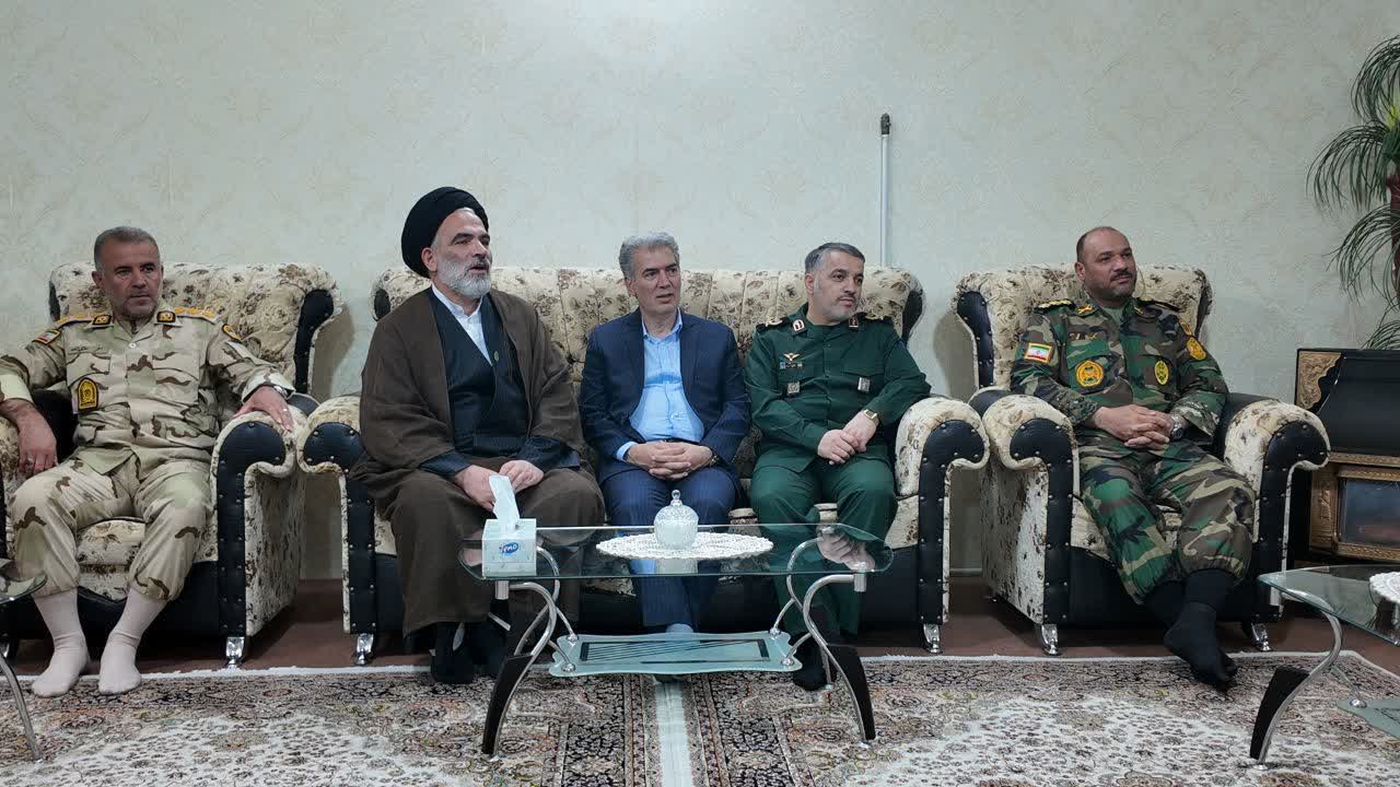 دیدار هفتگی مسئولان ارشد سلماس با خانوادههای معظم شهدا