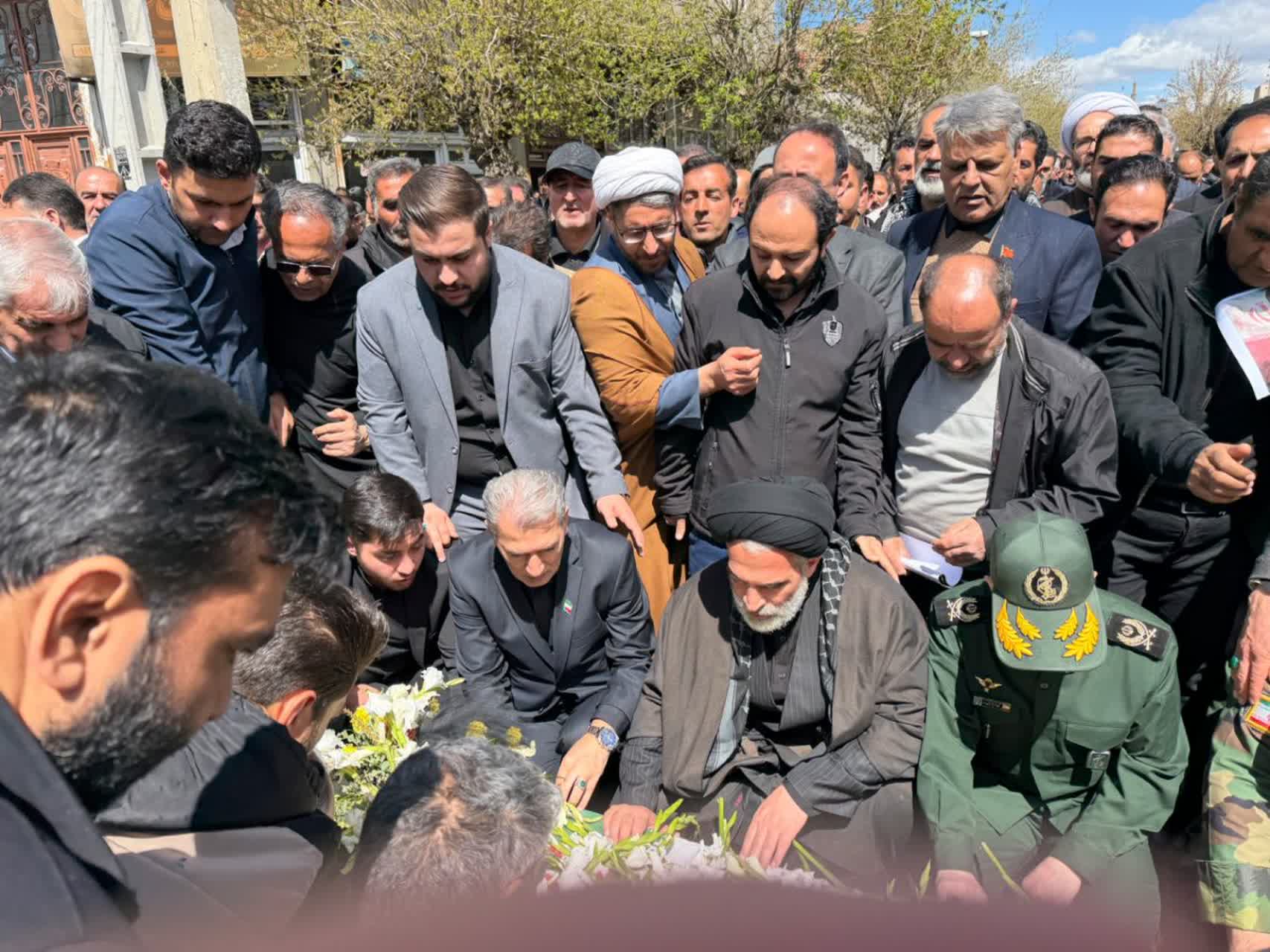 تشییع باشکوه پیکر شهید سردار سرتیپ مکرم عظیمی در سلماس