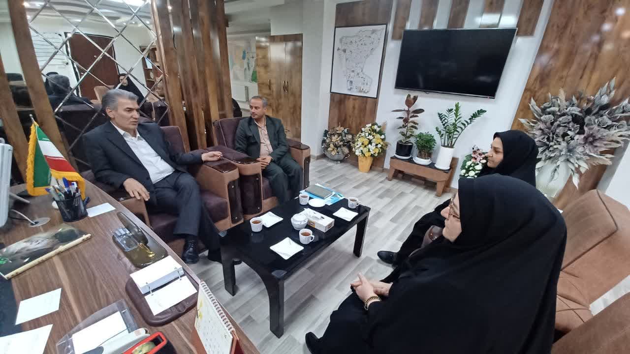 ار رئیس بنیاد شهید و امور ایثارگران سلماس با فرماندار