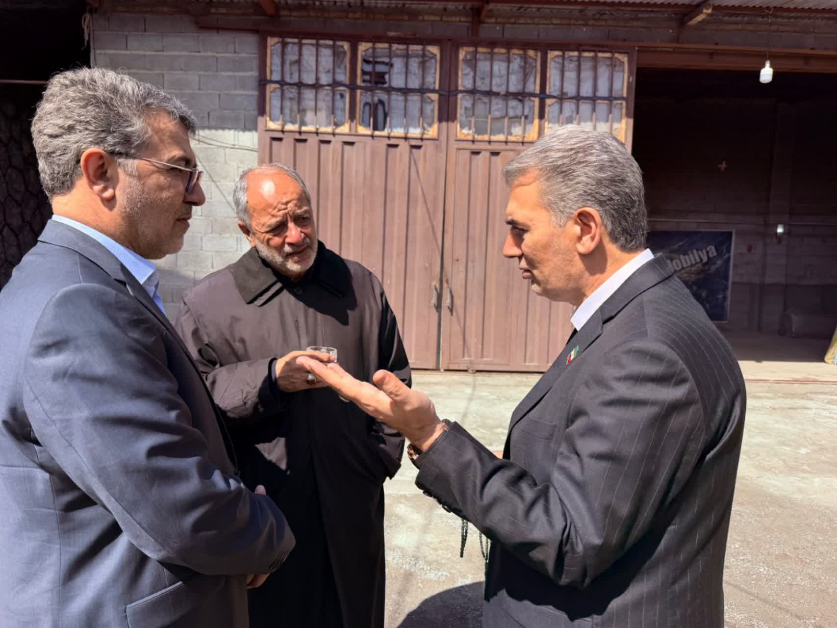 یکشنبه‌های تولید و مانع‌زدایی در سلماس این‌بار با تمرکز بر حمایت عملی از یک واحد تولیدی همراه شد؛ جایی که بازدید میدانی مسئولان، گره‌ای چندساله را باز کرد.