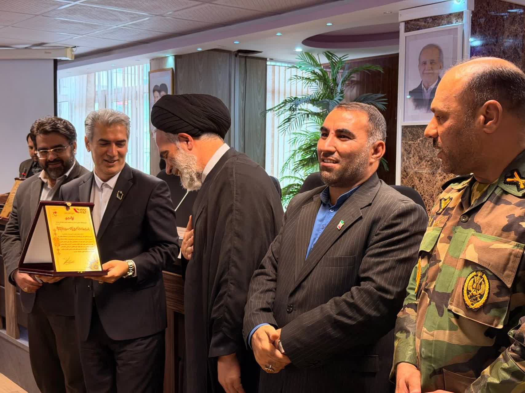 جلسه شورای اداری شهرستان سلماس با حضور مسئولان شهرستانی برگزار شد و در آن بر ضرورت ارتقای خدمت‌رسانی به مردم، انسجام مدیریتی و قدردانی از حضور آگاهانه شهروندان در صحنه‌های مختلف تاکید شد.