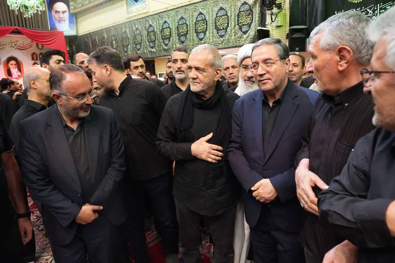 حضور رئیسجمهور در مراسم شام غریبان حضرت اباعبدالله الحسین (ع) در ارومیه