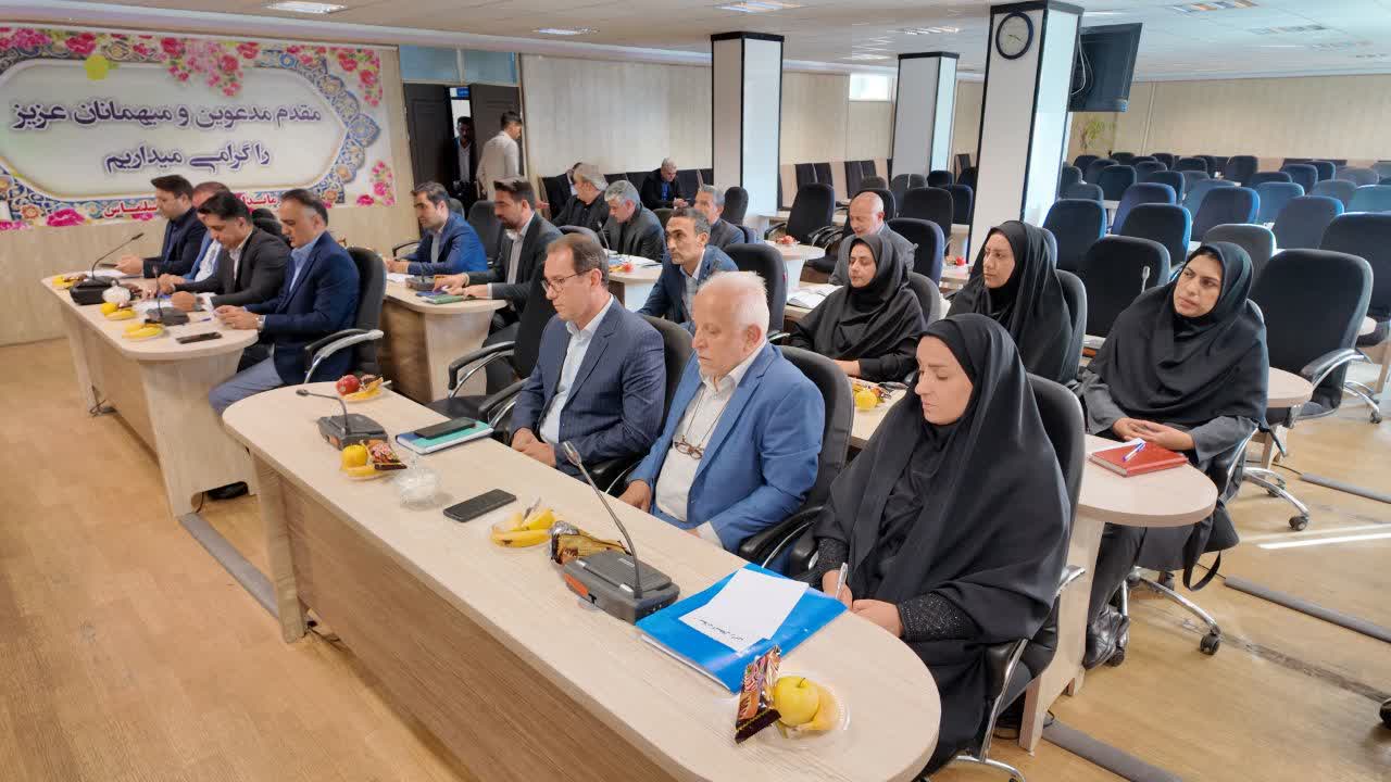 تأکید فرماندار سلماس بر رفع مشکلات زیرساختی شهرکهای صنعتی و حمایت از تولیدکنندگان