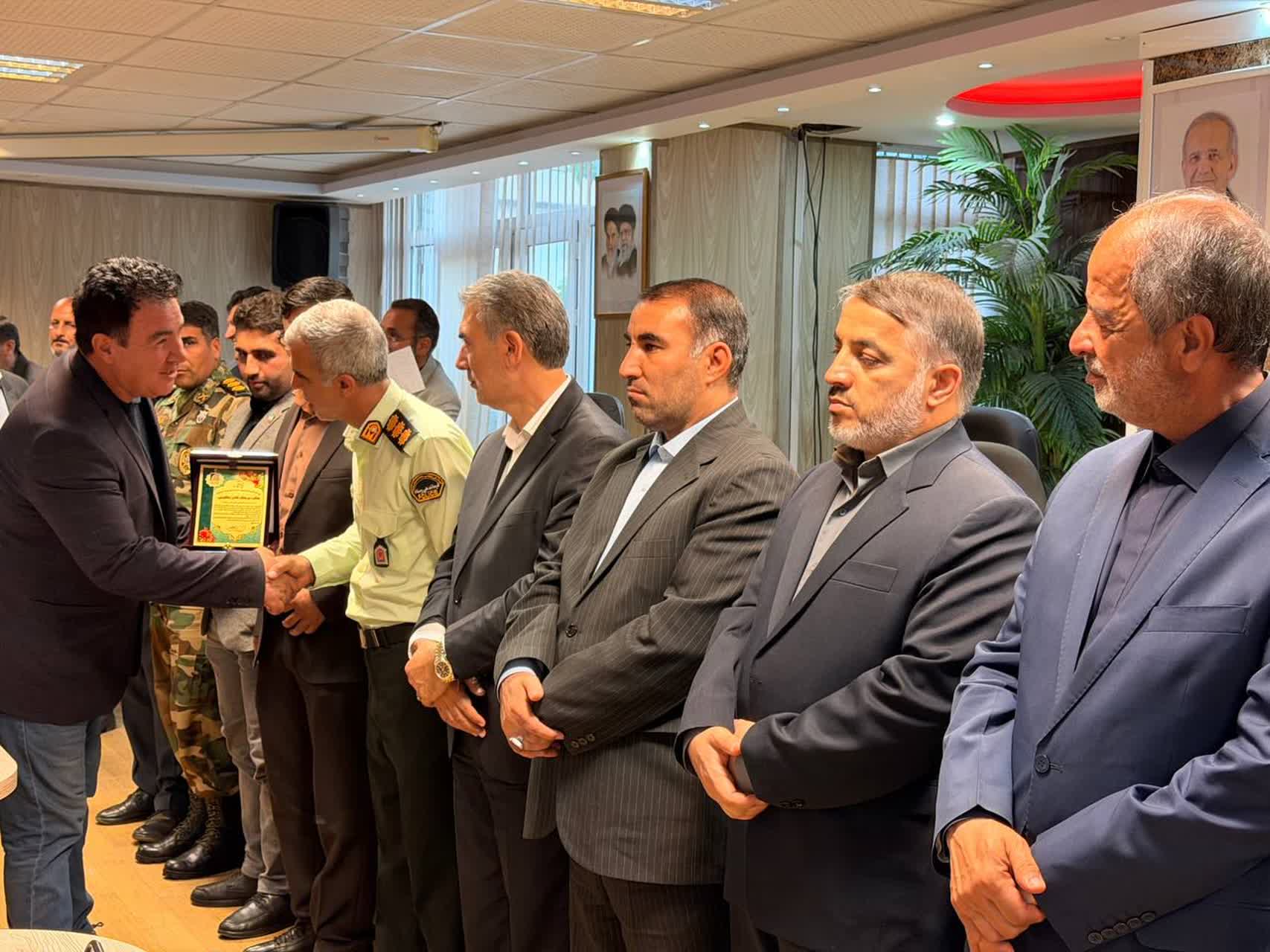 دیدار صمیمی مسئولان شهرستان سلماس با اصناف و کسبه برگزار شد