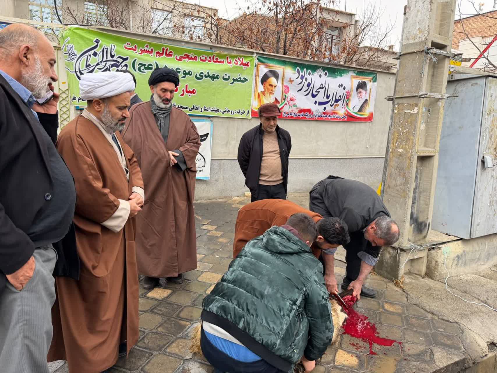 🇮🇷چهل و هفتمین فجر پیروزی🇮🇷   ذبح قربانی به نیت فرج در مساجد شهرستان سلماس