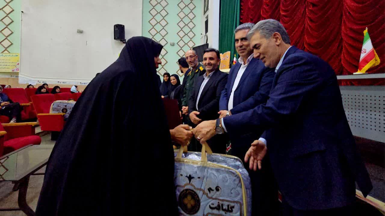 ✳️ همایش جوانی جمعیت با محوریت آسیبهای تکفرزندی و مهارتهای فرزندپروری در سلماس برگزار شد