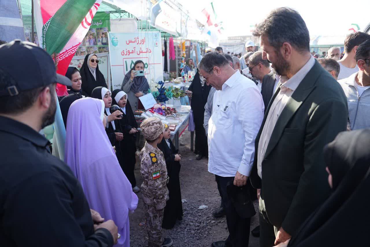 با حضور استاندار آذربایجانغربی انجام شد؛ برگزاری جشنواره حال خوب دریاچه ارومیه