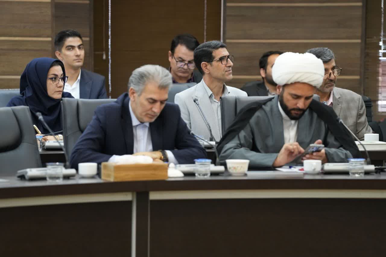 حضور دکتر علایی فرماندار سلماس و اسماعیل پور رییس اداره ورزش و جوانان شهرستان سلماس در جلسه شورای عالی ورزش استان آذربایجان غربی / اردیبهشت 14٠4