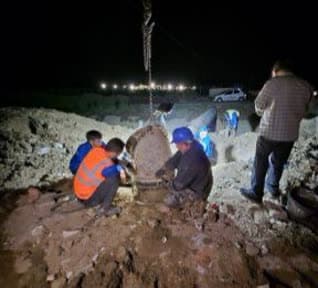 🔺️حضور فرماندار شهرستان در محل ترکیدگی لوله اصلی آب شرب شهری