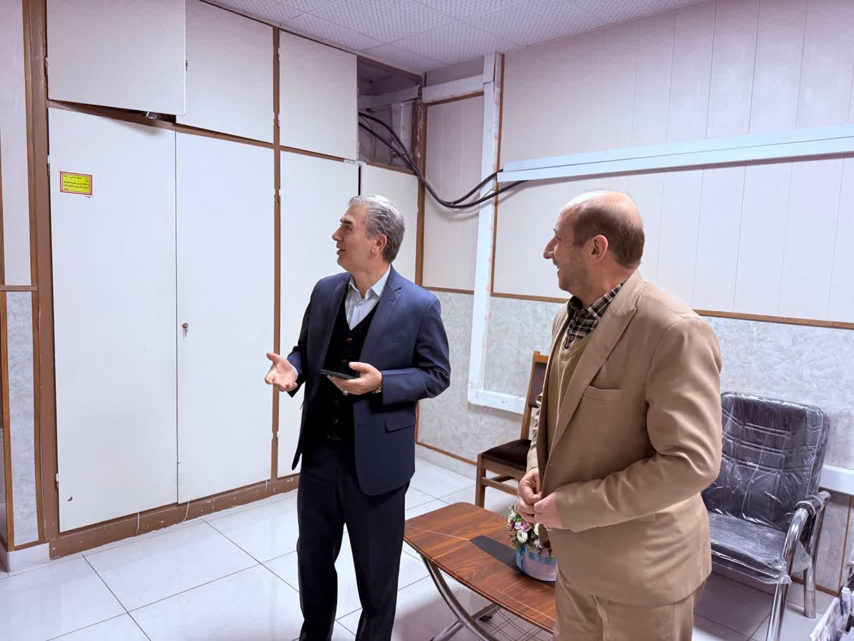 بازدید سرزده فرماندار شهرستان سلماس از اداره امور مالیاتی