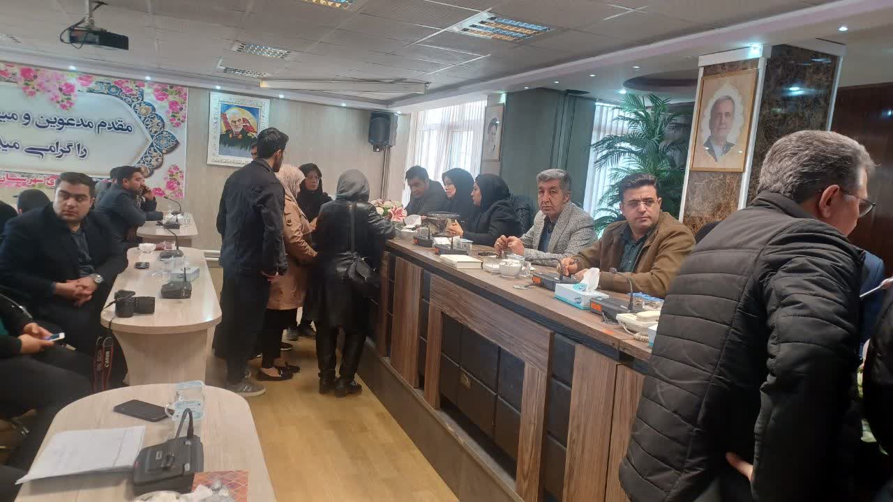 دیدار چهره‌به‌چهره و پنج‌ساعته فرماندار سلماس با بیش از 200 نفر از شهروندان