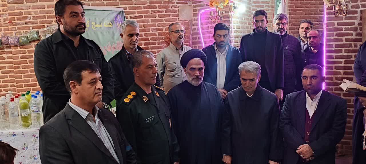 *افتتاح نمایشگاه عرضه محصولات طرحهای اشتغال کمیته امداد سلماس به مناسبت هفته بسیج*