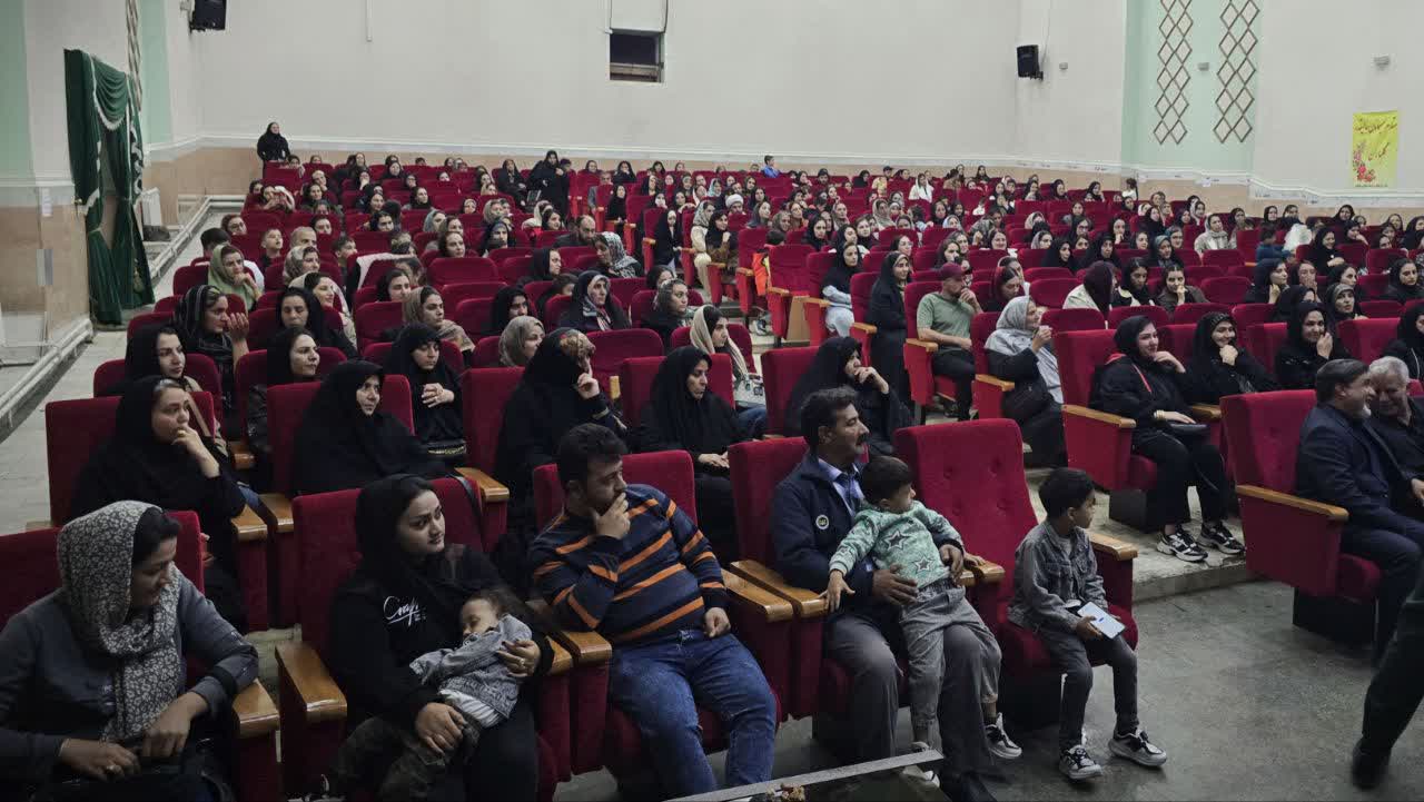 ✳️ همایش جوانی جمعیت با محوریت آسیبهای تکفرزندی و مهارتهای فرزندپروری در سلماس برگزار شد