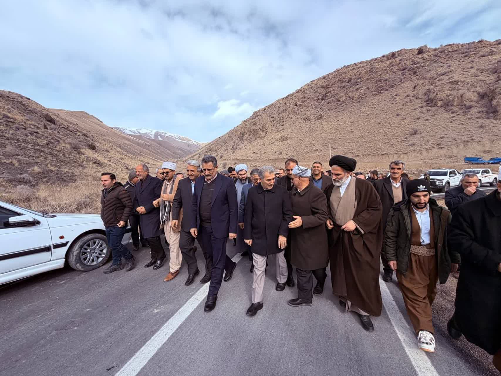 🇮🇷چهل و هفتمین فجر پیروزی🇮🇷  🔹همزمان با حضور معاون وزیر جهاد کشاورزی و رئیس سازمان امور عشایری کشور مجموعه‌ای از پروژه‌های عمرانی و خدماتی امور عشایری به‌طور همزمان افتتاح و به بهره‌برداری رسید.